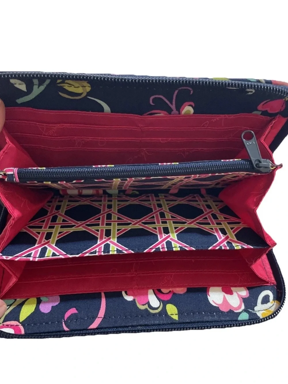 Vera Bradley Ribbons Accordion Wallet Zip Around Closure Navy Blue Background - Picture 6 of 9